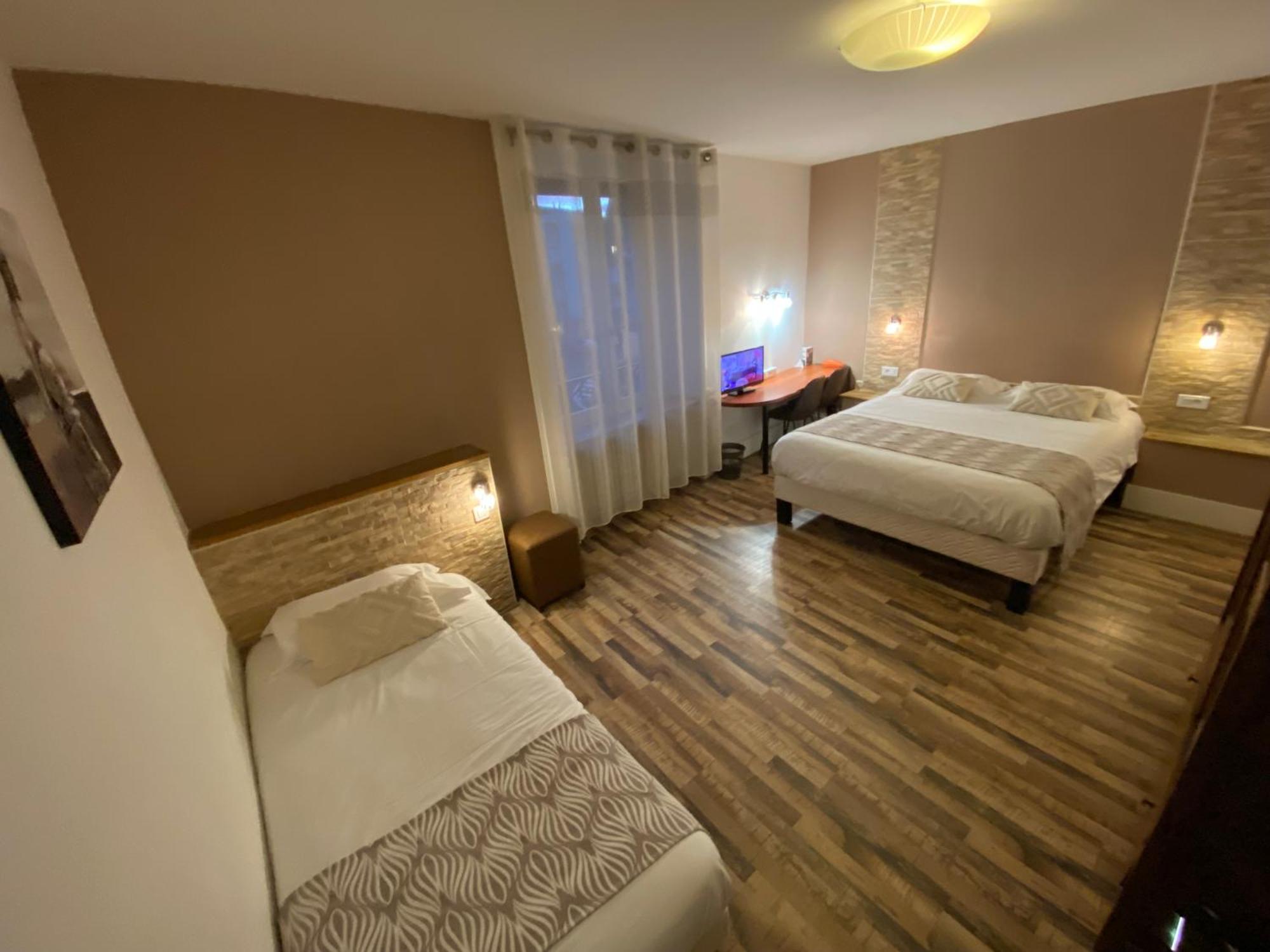 Nouvel Hotel Лон-ле-Соньє Екстер'єр фото